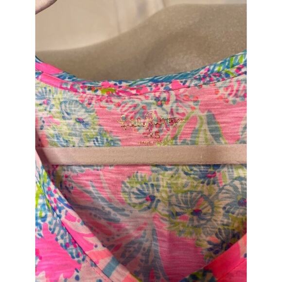 Lilly Pulitzer Etta V-Neck Tee, Size XS , 100% Cotton - Picture 2 of 4